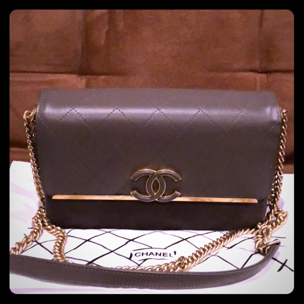 Chanel gray color purse